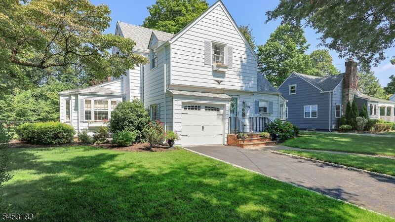Property Photo:  100 Mali Dr  NJ 07062 