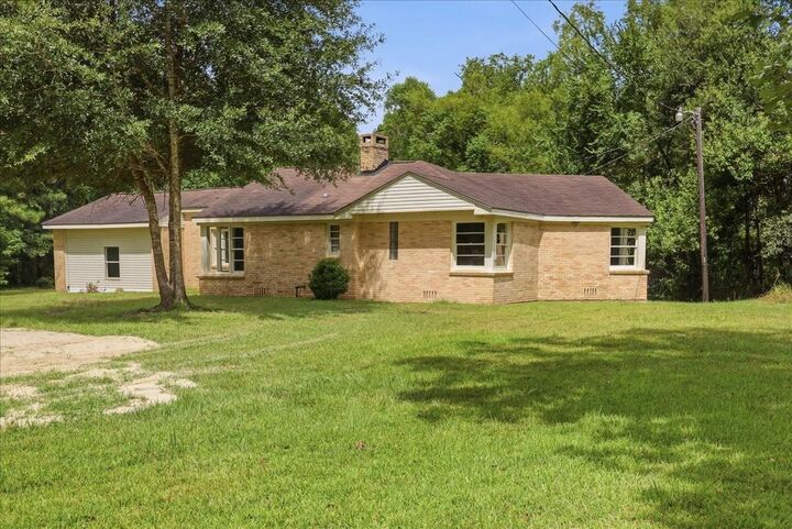 Property Photo:  985 Hwy 12 E  TX 77632 