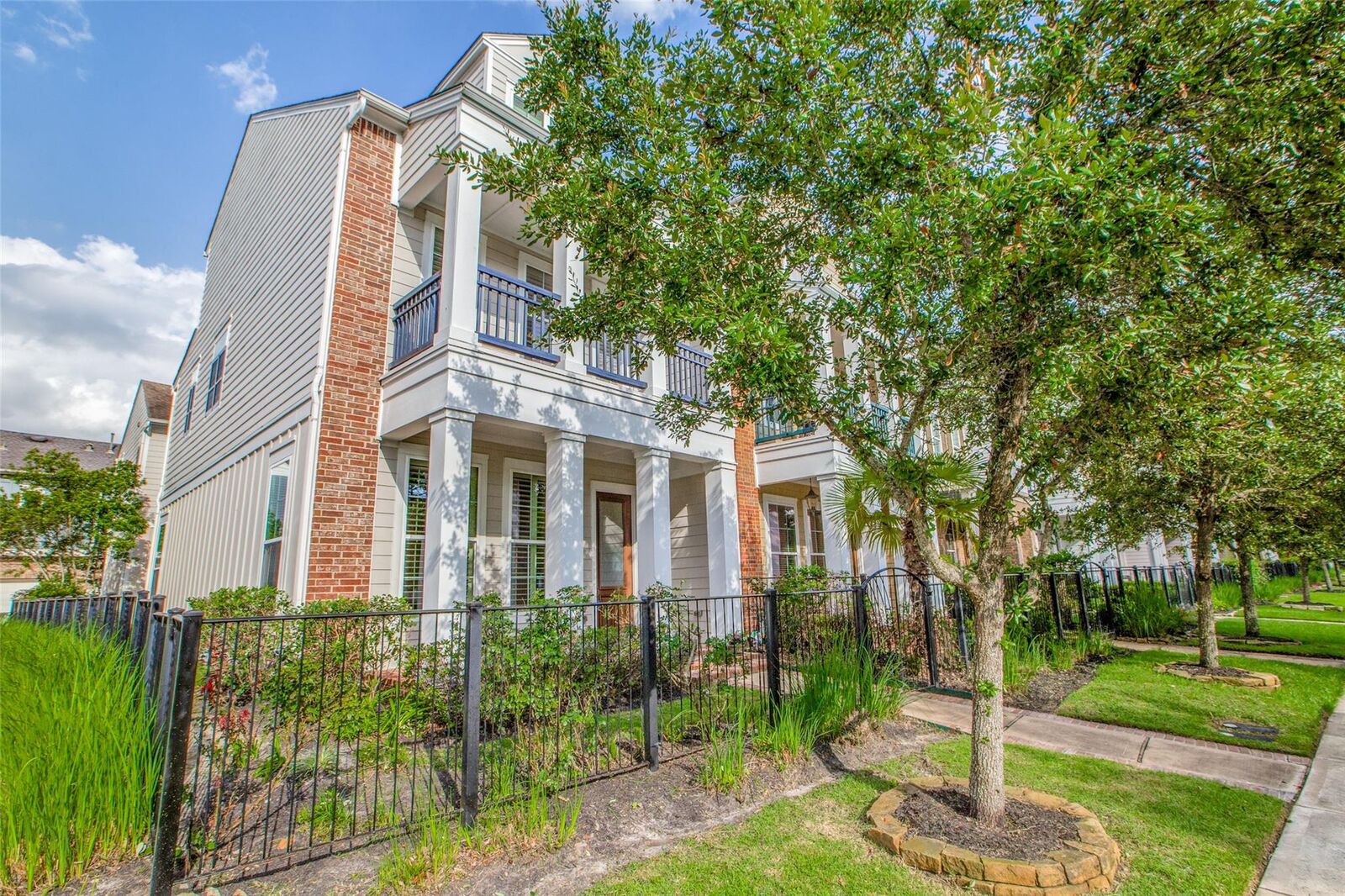 Property Photo:  46 Rafters Row  TX 77380 