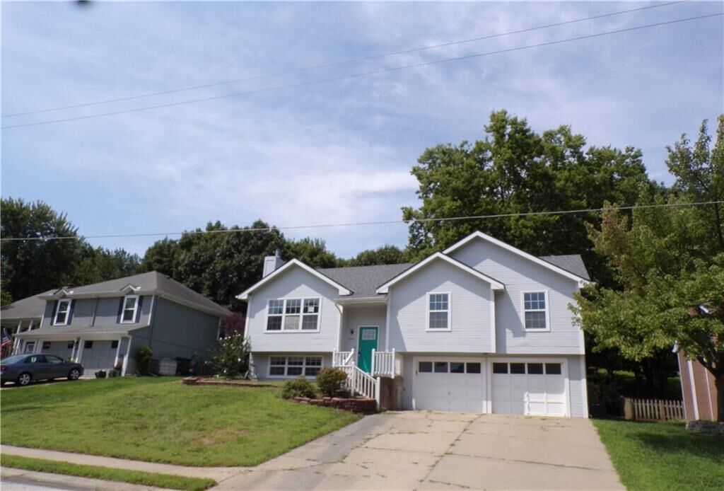 Property Photo: 2204 S 19th Terrace KS 66048