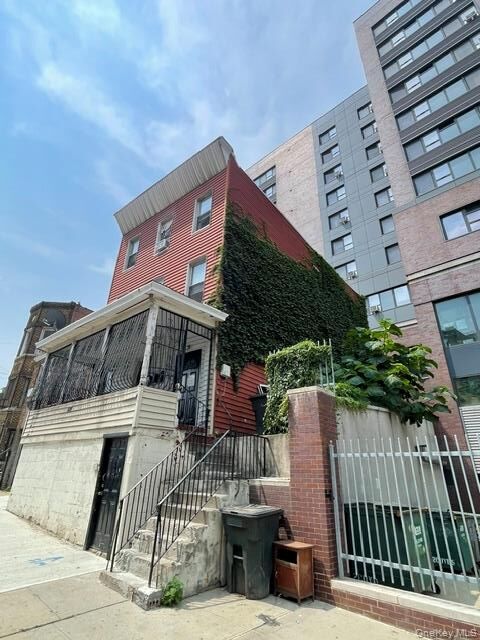 Property Photo:  1897 Longfellow Avenue  NY 10460 
