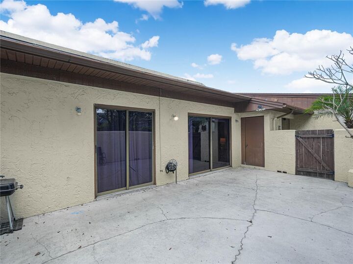 Property Photo:  1880 N Crystal Lake Drive 18  FL 33801 