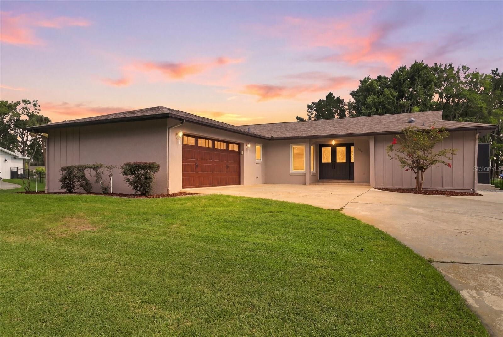 Property Photo: 220 SE Kings Bay Drive FL 34429