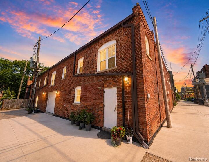 Property Photo:  681 W Canfield Street  MI 48201 1139 