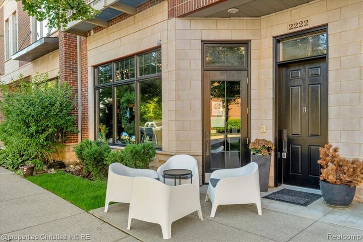 Property Photo: 2222 Attard Street MI 48009 6814