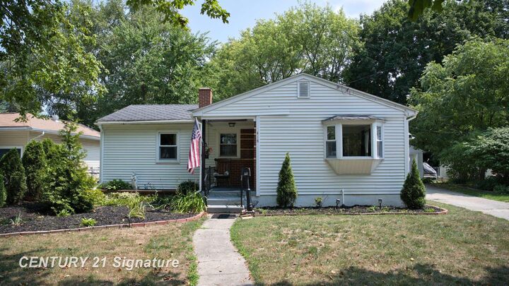 Property Photo:  418 Labian Drive  MI 48433 
