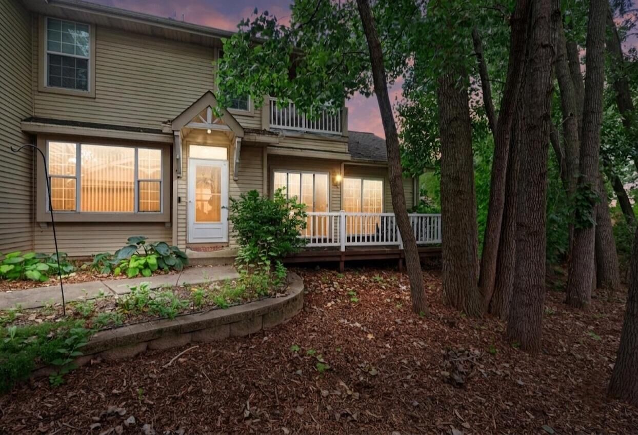 Property Photo: 3210 E Donald Ave WI 53110