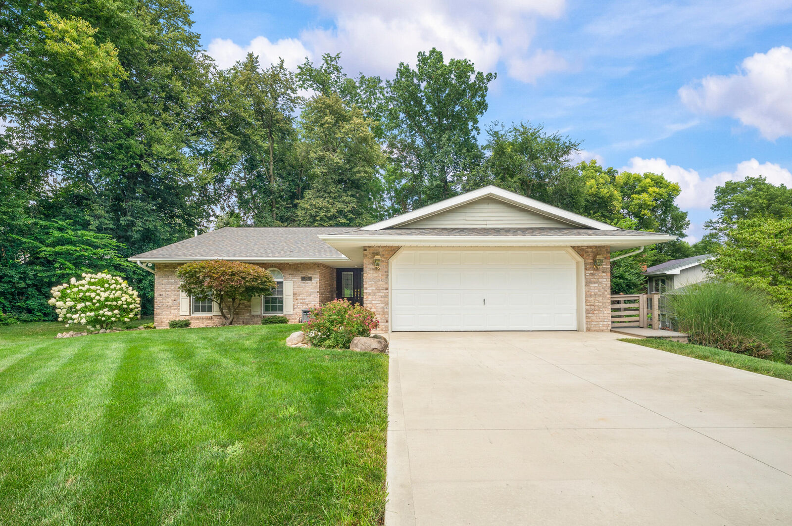 Property Photo: 1521 Sioux Trail MI 49120