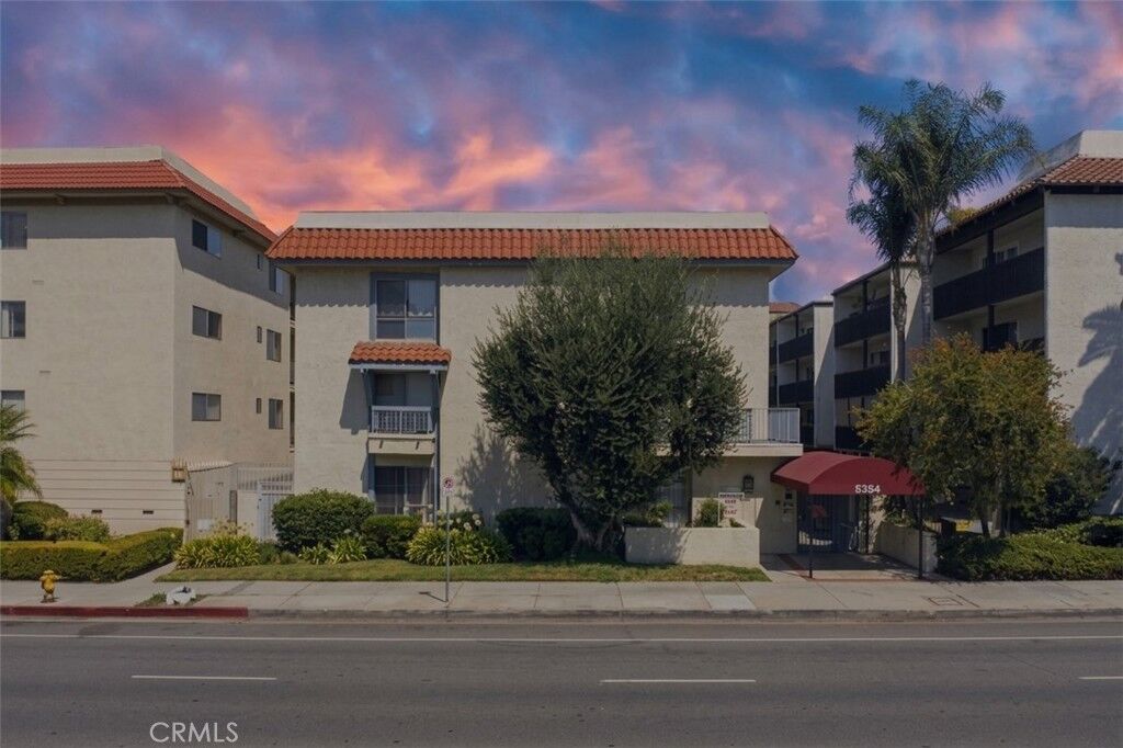 Property Photo:  5354 Lindley Avenue 209  CA 91316 