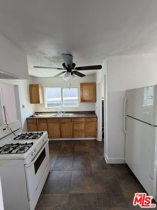 Property Photo:  2933 S La Brea Avenue  CA 90016 