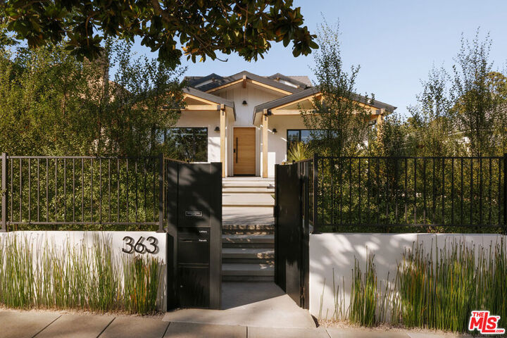 Property Photo:  363 22nd Street  CA 90402 