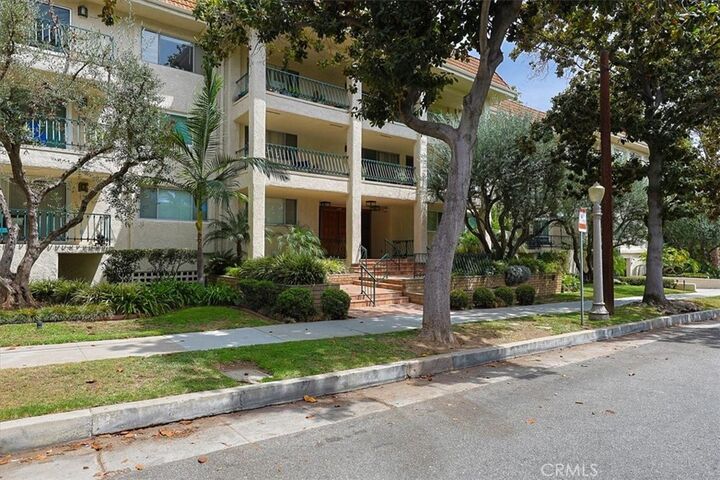 Property Photo: 420 S Madison #109 Avenue CA 91101