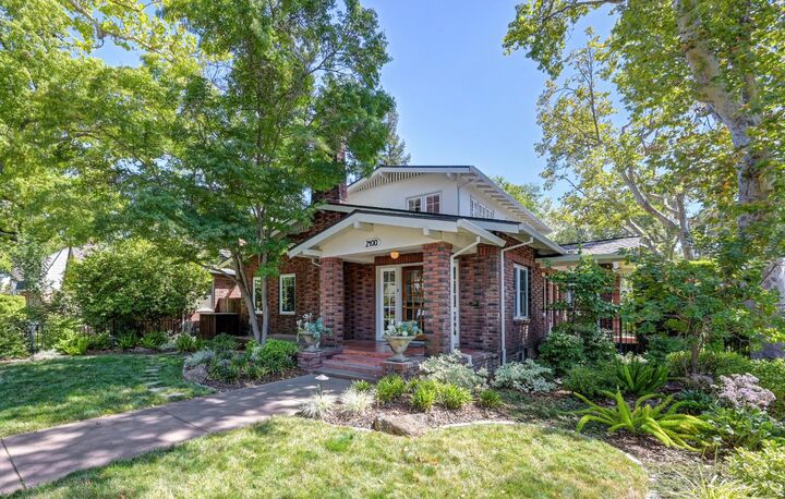 Property Photo:  2400 Marshall Way  CA 95818 