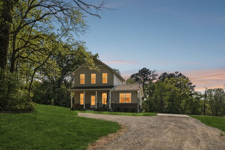 Property Photo: 466 Mooresville Pike TN 38401