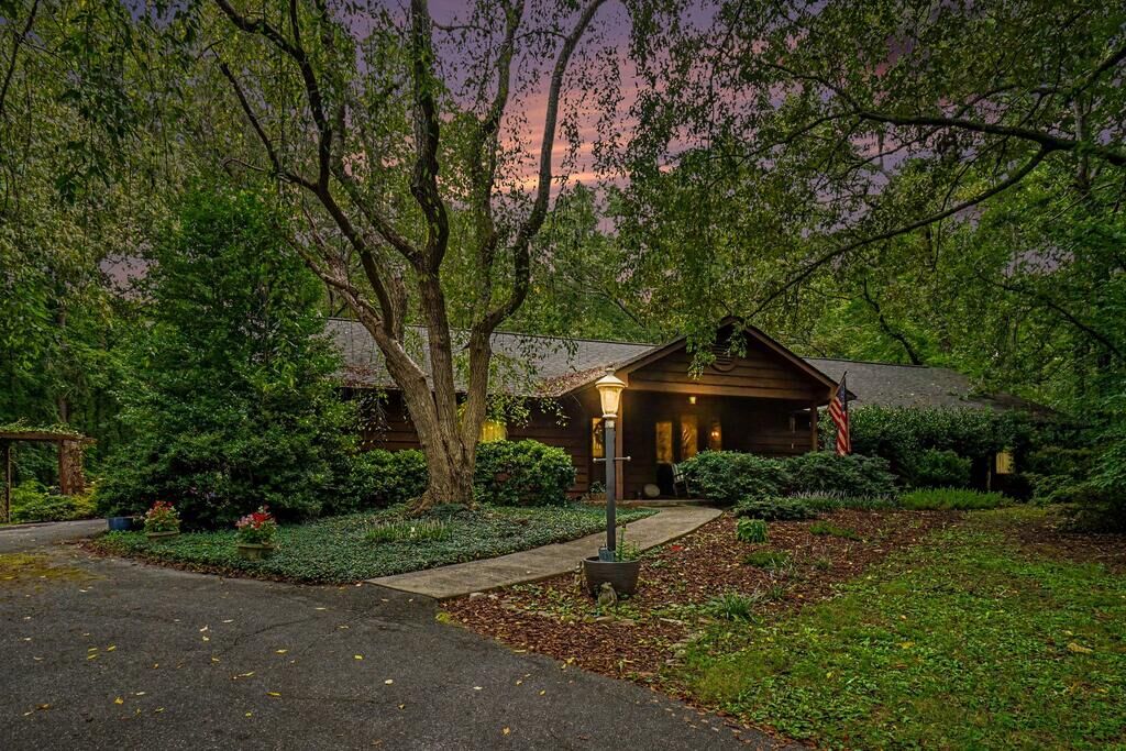 Property Photo:  25 Woodall Rd SE  GA 30184 