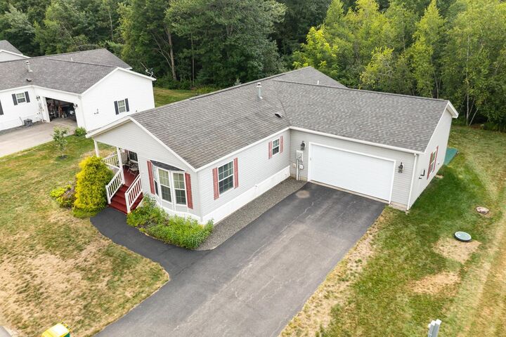 Property Photo: 22 Alexandra Lane NH 03867