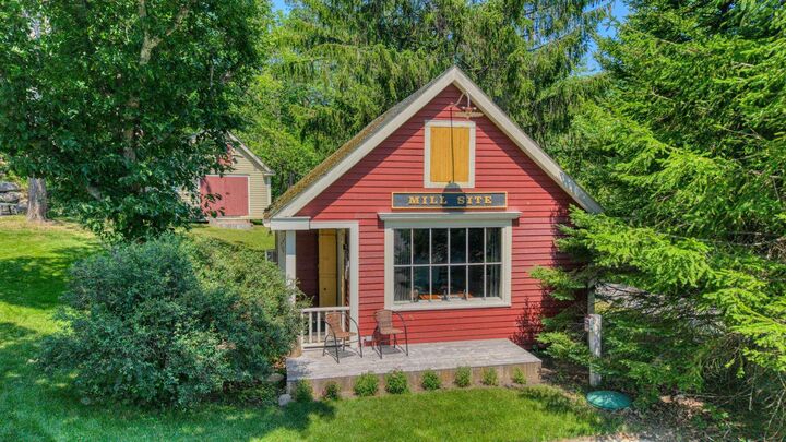 Property Photo: 261 Edgewater Street NS B0J 2E0