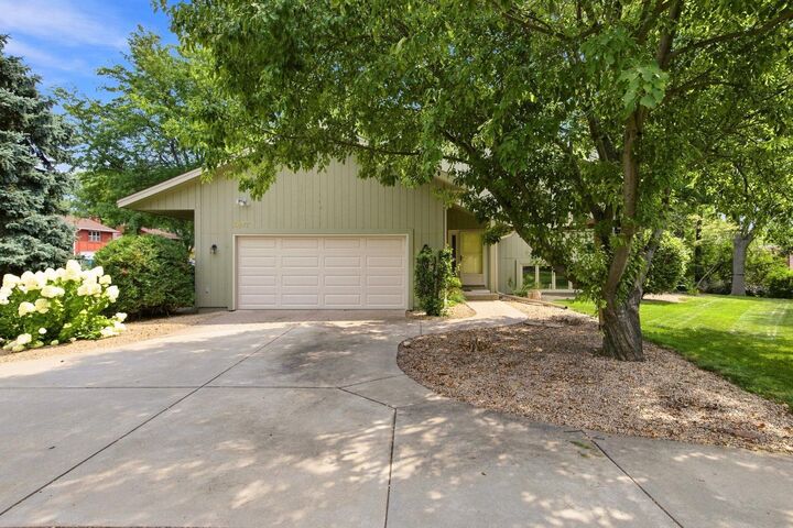Property Photo: 10277 Tarn Circle MN 55347