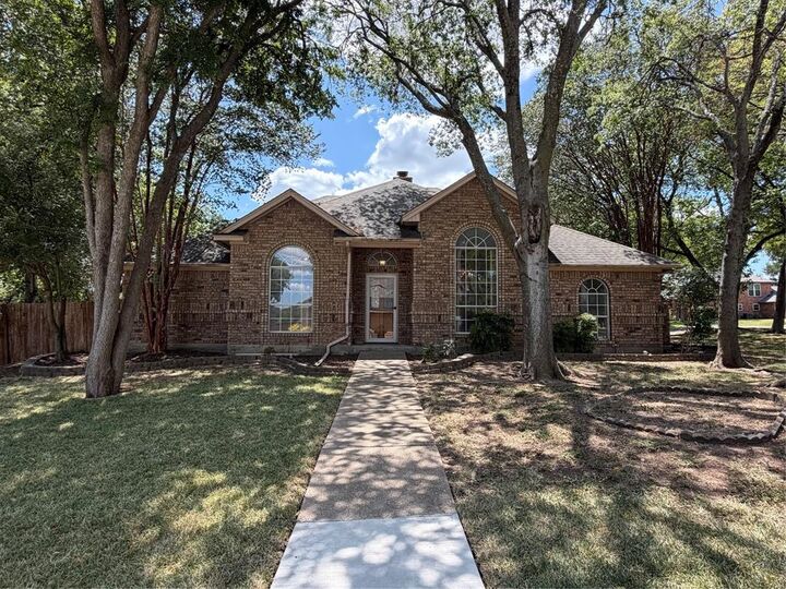 Property Photo:  1307 Sequoia Drive  TX 75052 