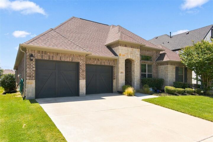 Property Photo: 2913 Sundial Lane TX 76247