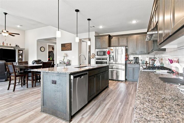 Property Photo: 2913 Sundial Lane TX 76247