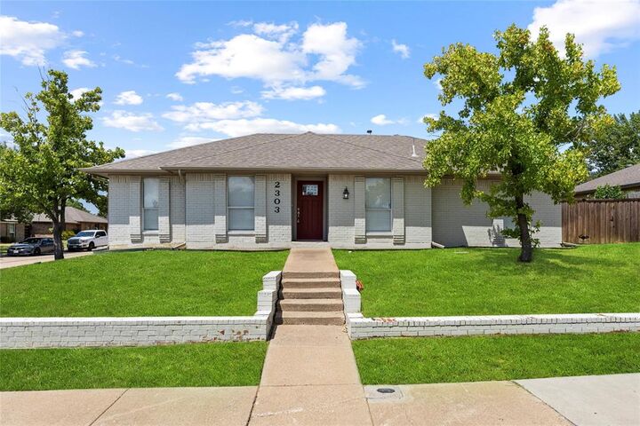 Property Photo:  2303 Silverthorne Drive  TX 75287 