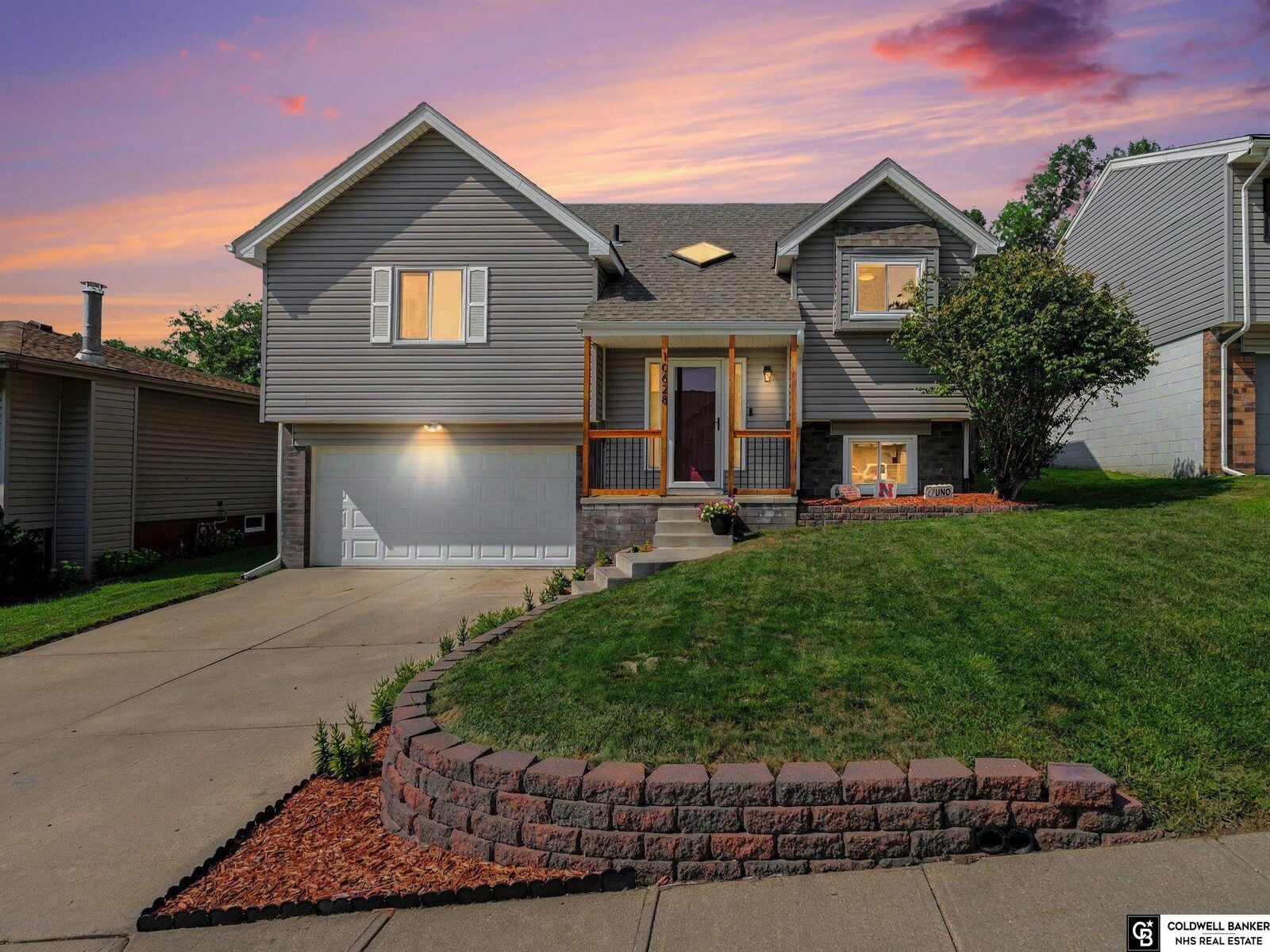 Property Photo: 10628 Hartman Avenue NE 68134