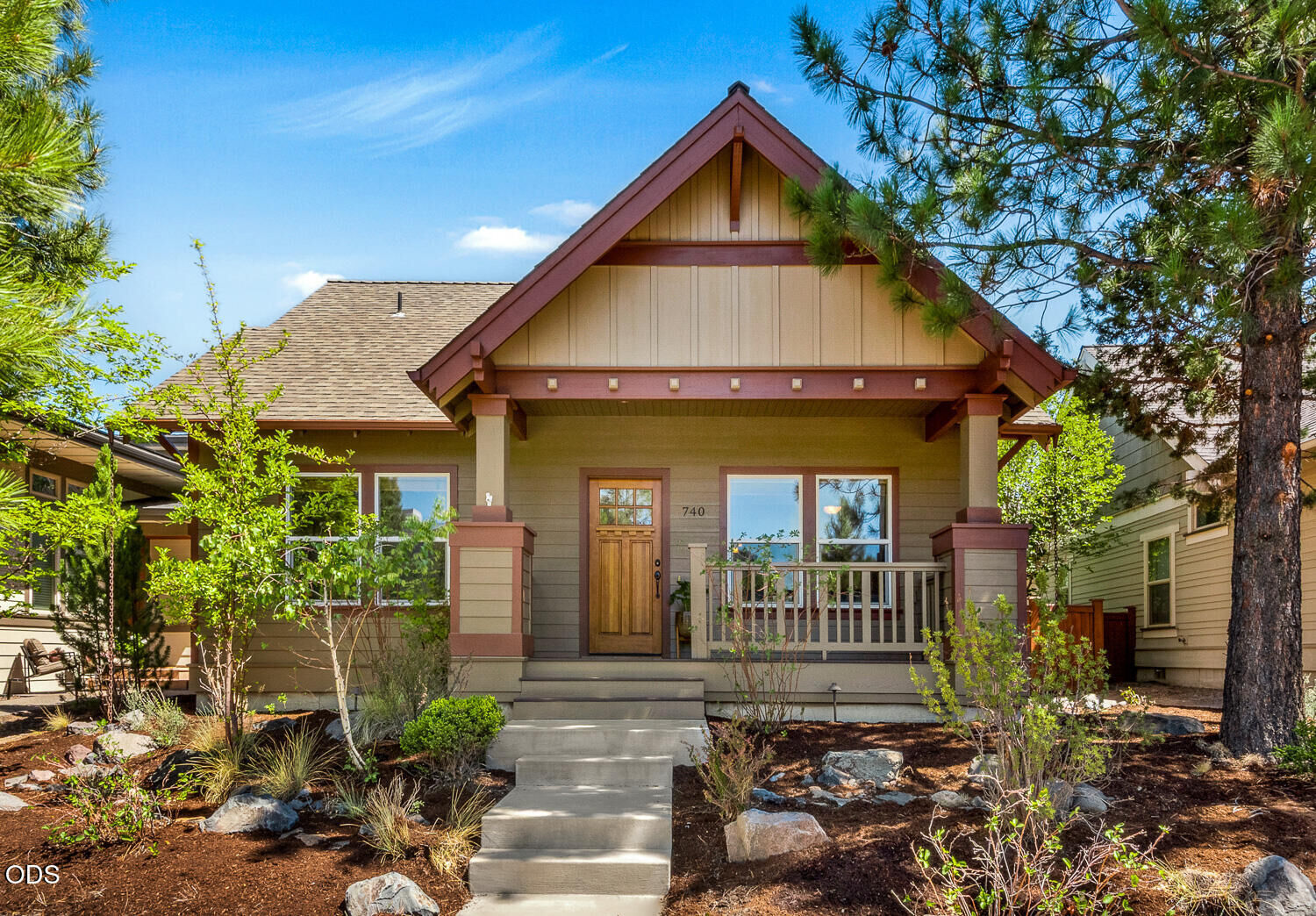 Property Photo:  740 NW Mount Washington Drive  OR 97703 