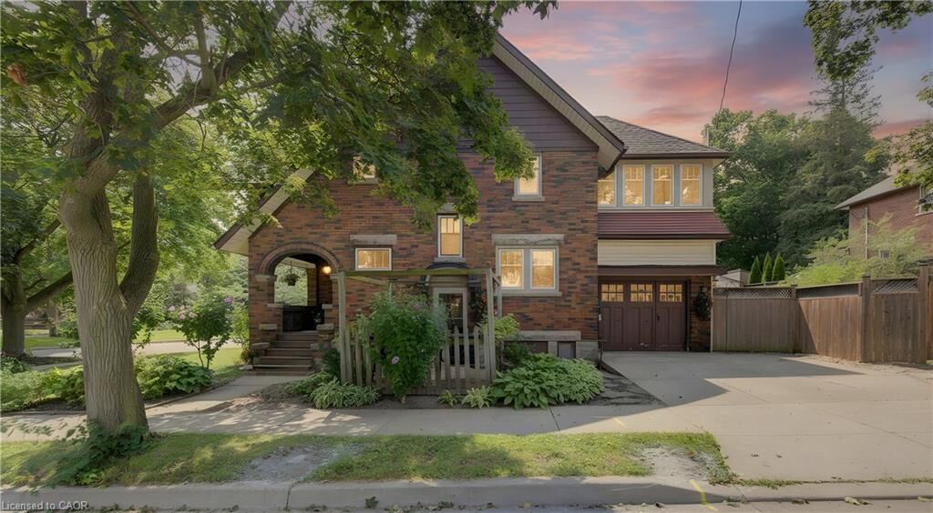 Property Photo:  150 Union Boulevard  ON N2M 2S4 