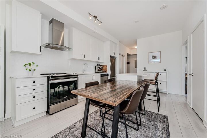 Property Photo:  55 Duke Street W 1803  ON N2H 0C9 