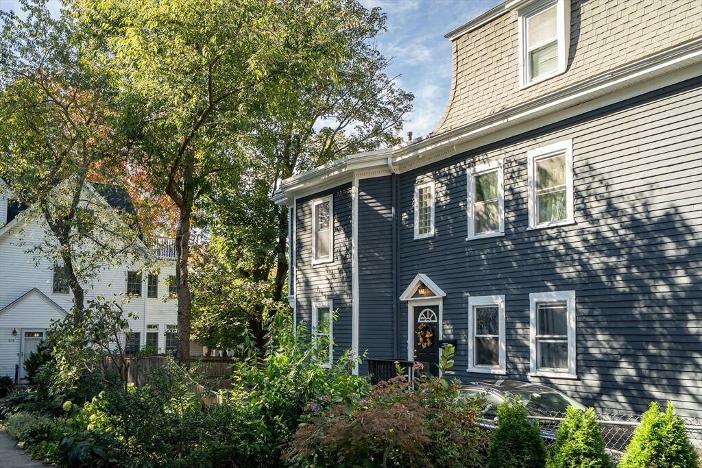 Property Photo:  631 Chestnut Hill Ave 631  MA 02445 