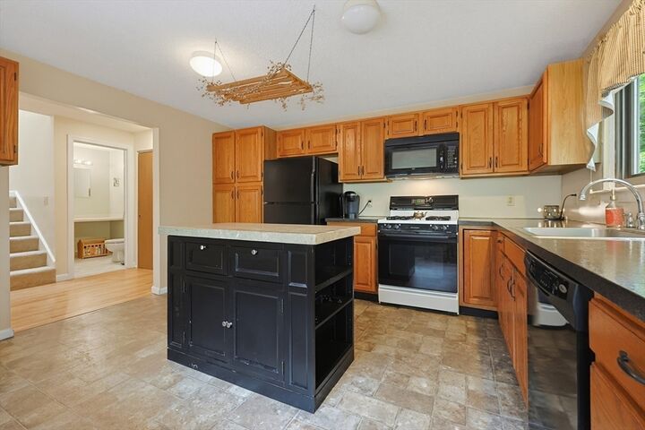 Property Photo:  25 Country Club Ln D  MA 01757 