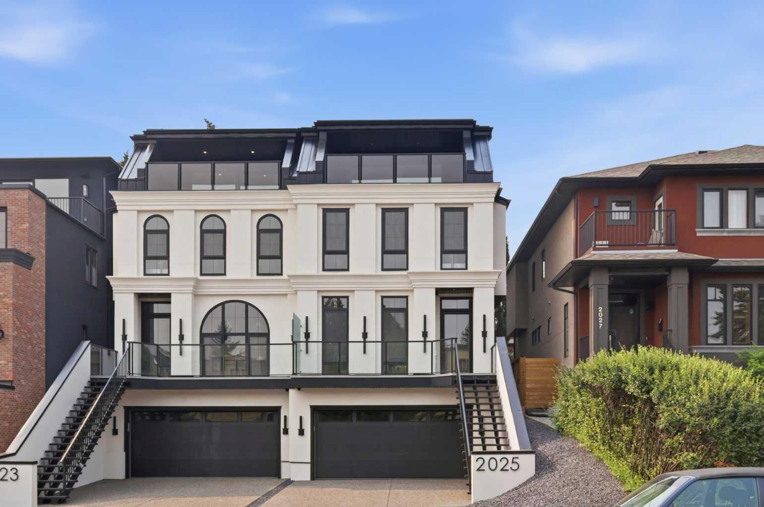 Property Photo: 2025 27 Avenue SW AB T2T 1H6