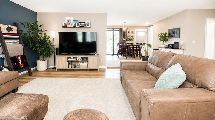 Property Photo:  308 4th Ave W  AB T0J 1P0 