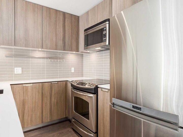 Property Photo: 626 14 Avenue SW 1009 AB T2R 0E2