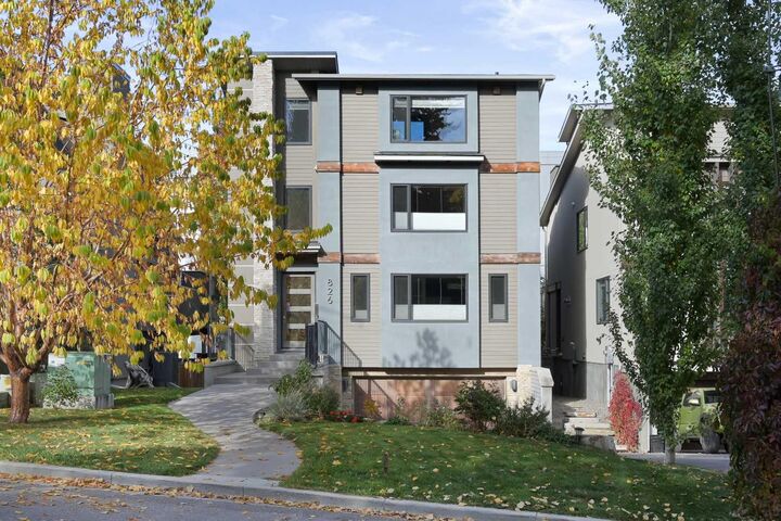 Property Photo: 826 Durham Avenue SW AB T2T 5R2