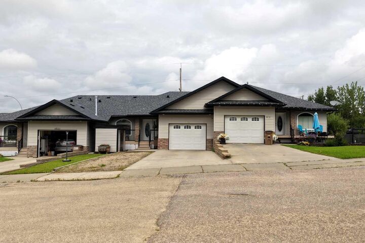Property Photo:  Pine Avenue 4630  AB T0A 0M0 