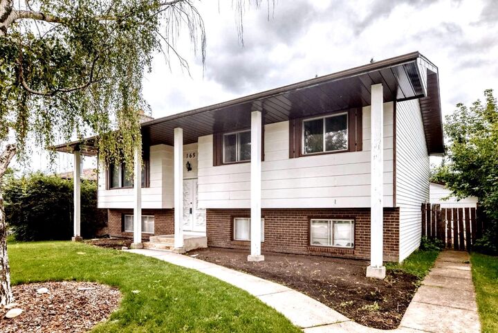 165 Wilson Crescent — photo 1
