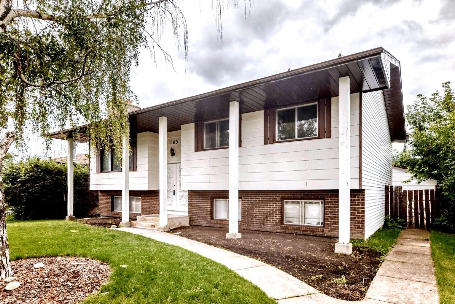 Property Photo: 165 Wilson Crescent AB T4N 5V6
