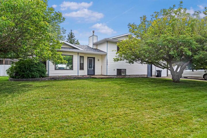 10602 101 Ave — photo 1