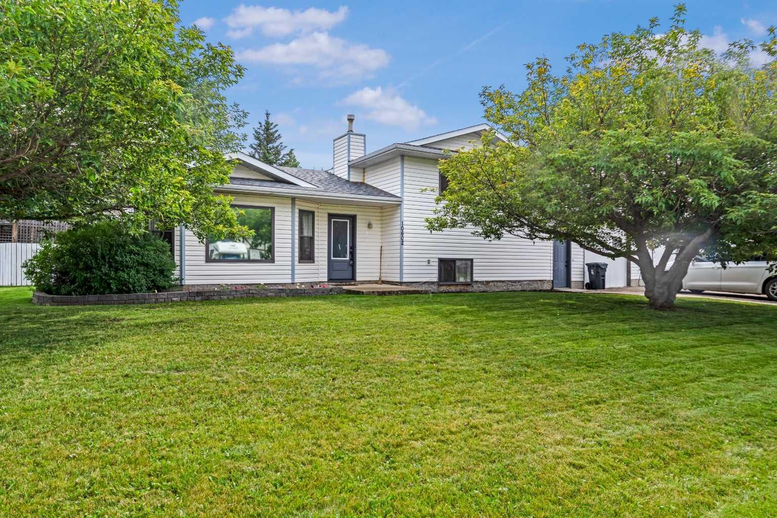 Property Photo:  10602 101 Ave  AB T0H 2C0 