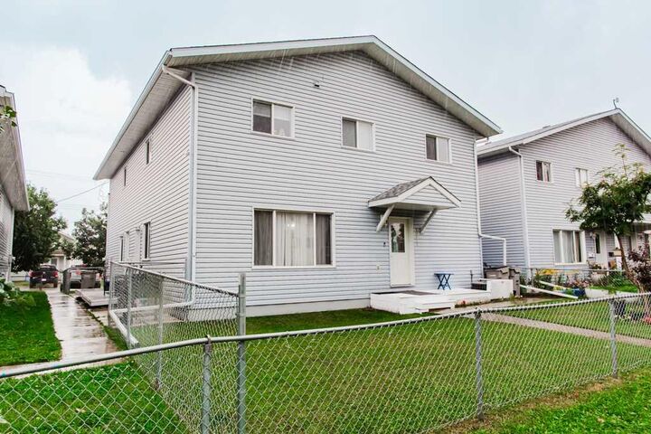 10027 105 Avenue — photo 1