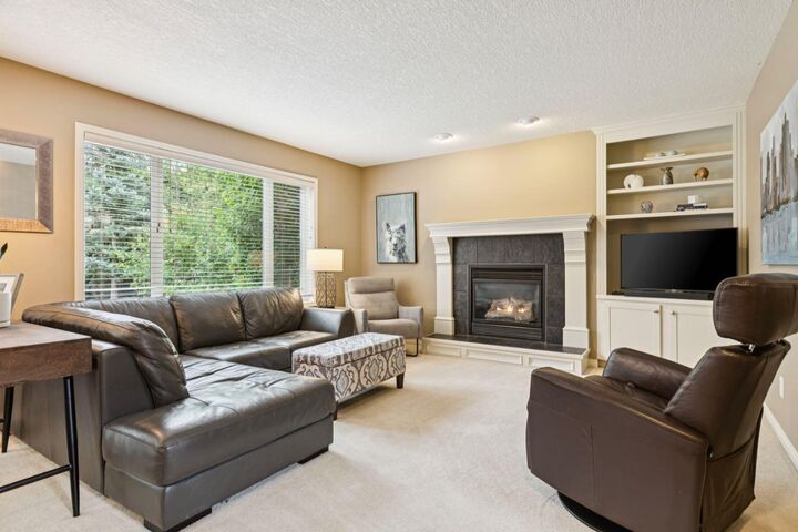 Property Photo: 51 Sienna Park Crescent SW AB T3H 5K7