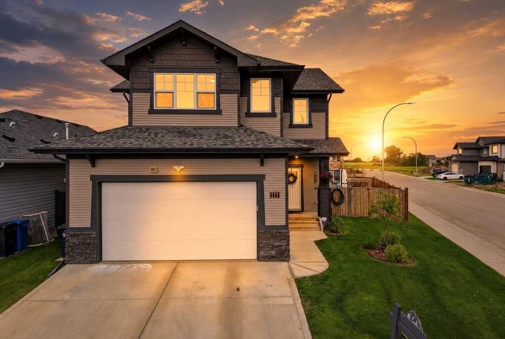 Property Photo:  217 Augustus Way  AB T0M 1R0 