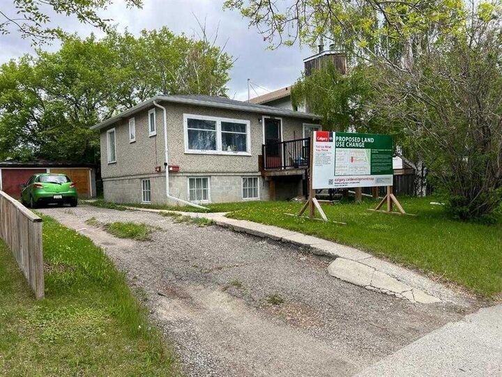 Property Photo:  1436 22 Avenue NW  AB T2M 1P8 