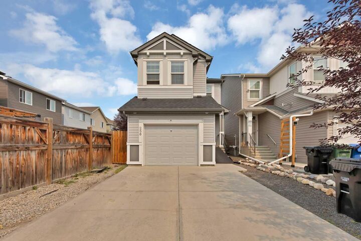 Property Photo:  256 Auburn Glen Close SE  AB T3M 2P4 