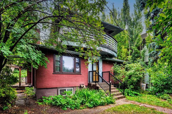 Property Photo:  2131 16A Street SW  AB T2T 4K1 