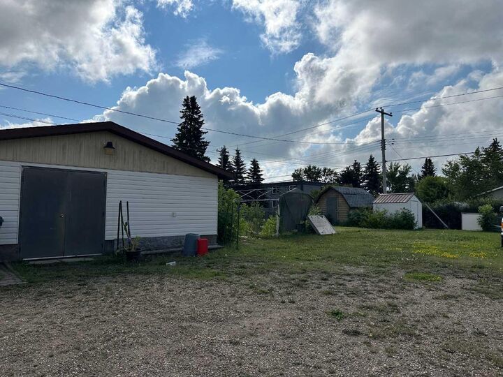 Property Photo:  5613 48 Avenue  AB T4J 1K2 
