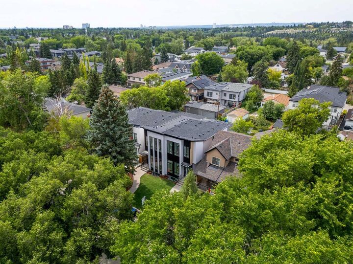 Property Photo: 3613 2 Street NW AB T2K 0Y3