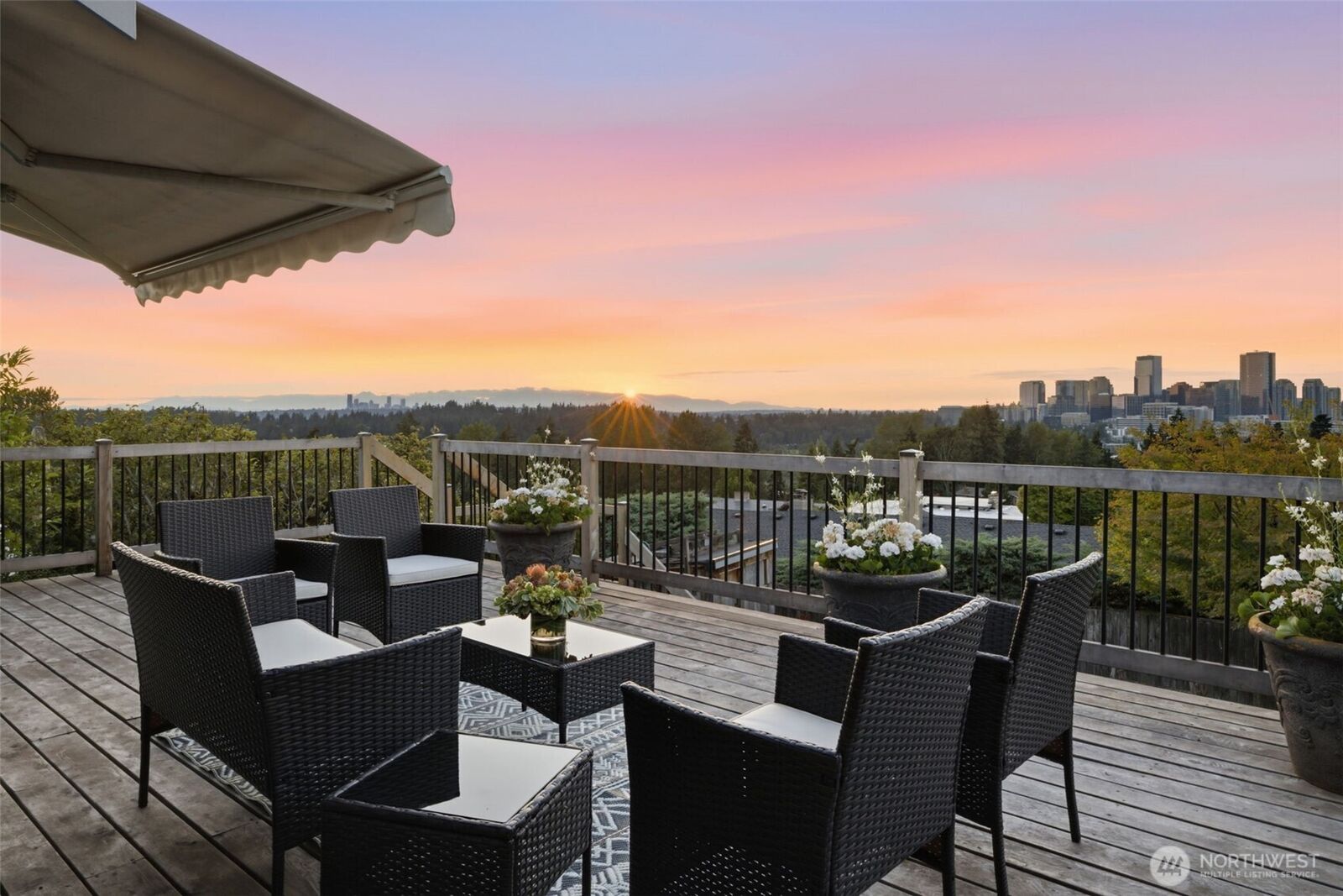 Property Photo:  12168 SE 17th Place  WA 98005 